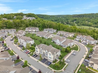 4 Blazingstar Way, Hackettstown, NJ 07840
