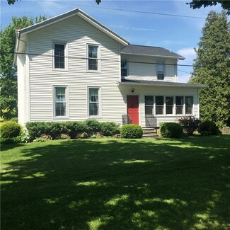 7959 North Rd, Le Roy, NY 14482