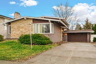 9125 S Tripp Ave, Oak Lawn, IL 60453