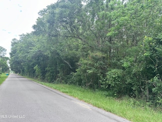 7904 Edgewater Blvd, Gulf Park Estates, MS 39564