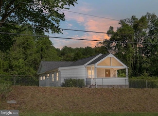 2245 Oldfield Point Rd, Elkton, MD 21921