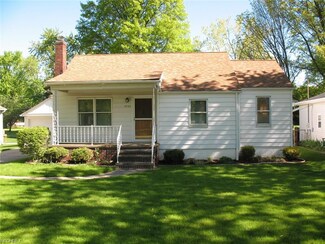 4543 Sumner St, Sheffield Village, OH 44054