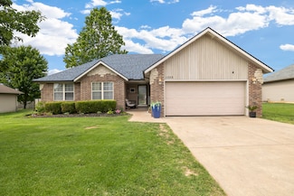 1355 W Stone House Rd, Nixa, MO 65714