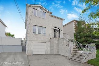 5795 Hylan Blvd, Staten Island, NY 10309