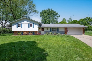 4709 Briar Knoll Dr, Dayton, OH 45429