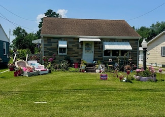 7158 Bunting Rd, Chincoteague Island, VA 23336