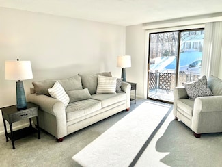19 Maple St Unit 10, Amesbury, MA 01913