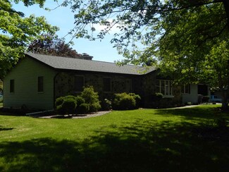 232 W Lincoln St, Millersburg, IN 46543