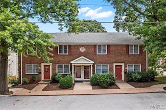 9053 W Swan Cir, Saint Louis, MO 63144