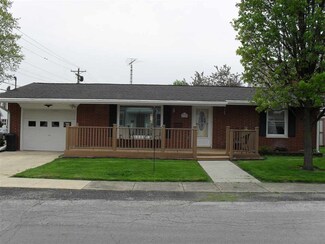 15 E Clem St, Flora, IN 46929