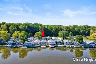 6236 Arrowhead Dr Unit 31, Fennville, MI 49408