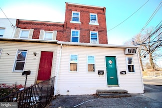 82 N Sycamore Ave, Clifton Heights, PA 19018