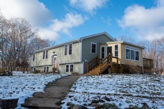 870 West St, Barre, MA 01005