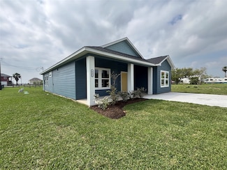 837 Swallow Dr, Palacios, TX 77465