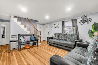 317 Franklin Rd, Hamden, CT 06517