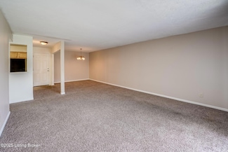 707 La Fontenay Ct Unit 707, Louisville, KY 40223
