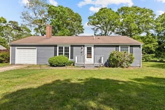 280 Arrowhead Dr, Hyannis, MA 02601