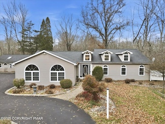 4108 Manor Dr, Stroudsburg, PA 18360