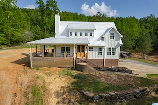 561 Mountain Crest Dr, Pell City, AL 35128