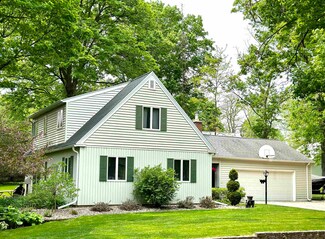 32 Sherman Ct, Evansville, WI 53536