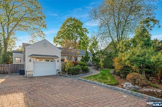 31 Clark St, Cresskill, NJ 07626