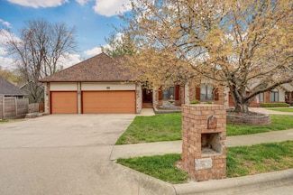 4916 S Buckingham Ln, Springfield, MO 65810