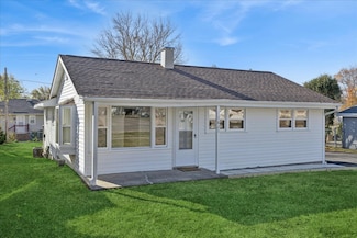 821 Oakwood Dr, Round Lake Beach, IL 60073