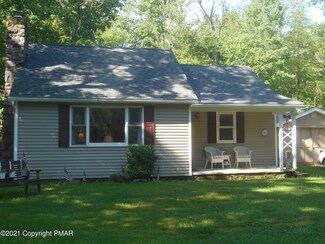568 Prices Dr, Cresco, PA 18326