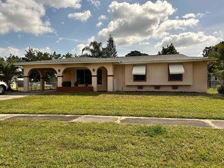 325 NE Orchard St, Port Saint Lucie, FL 34983