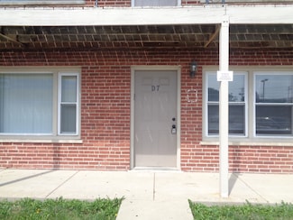 1340 N Main St Unit D7, Wheaton, IL 60187