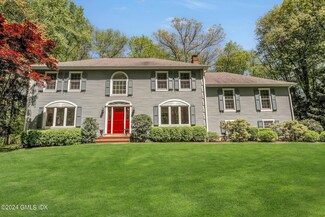 44 Carrington Dr, Stamford, CT 06903