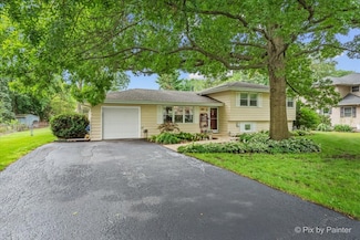 28W705 Rogers Ave, Warrenville, IL 60555