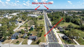 709 SE C St, Bentonville, AR 72712