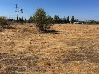 740 E Mulberry Ave, Porterville, CA 93257