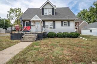 1007 S 10th St, Pekin, IL 61554