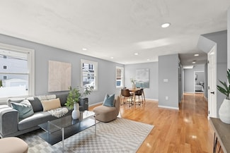 52 Jefferson Ave, Salem, MA 01970