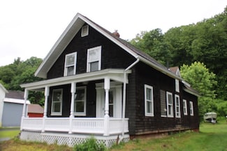 8 Water St, Greenfield, MA 01301