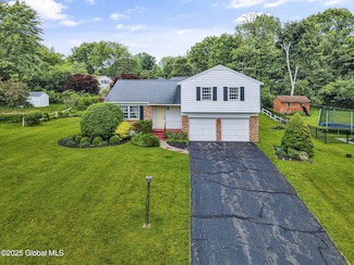 35 Heritage Pkwy, Schenectady, NY 12302