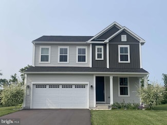 2052 Mandarin Dr, Chambersburg, PA 17202