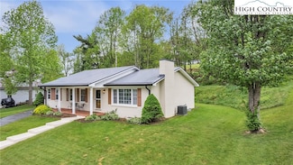 409 Wilton Ave, West Jefferson, NC 28694