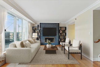 10 Rogers St Unit PH19, Cambridge, MA 02142