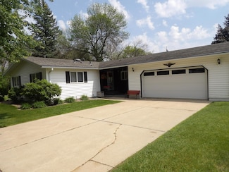1900 10th Place NE, Austin, MN 55912