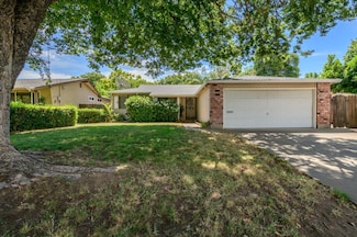 8564 La Riviera Dr, Sacramento, CA 95826