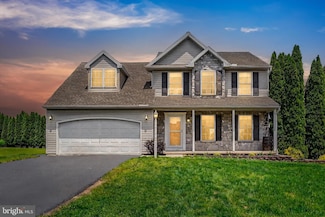 405 Lynne Dr, Mount Wolf, PA 17347