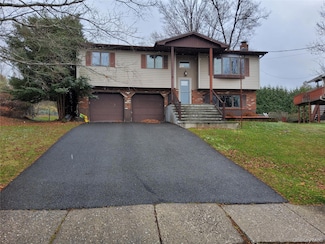 8 O Sullivan Ln, Monroe, NY 10950