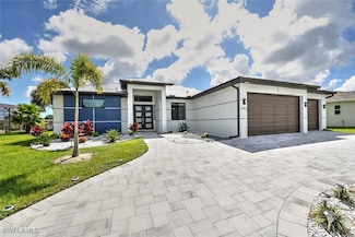 3113 SW 18th Ave, Cape Coral, FL 33914