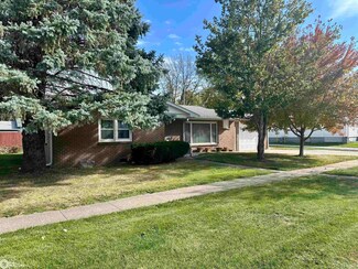 520 N 8th St, Chariton, IA 50049