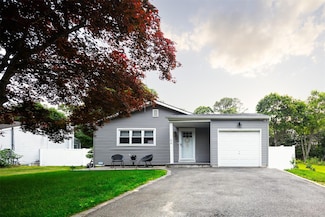 64 Wellington Rd, Middle Island, NY 11953