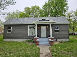 406 F Ave, Central City, NE 68826