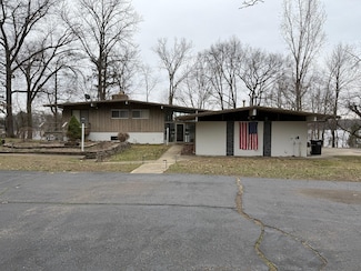 816 Browns Lake Rd, Jackson, MI 49203